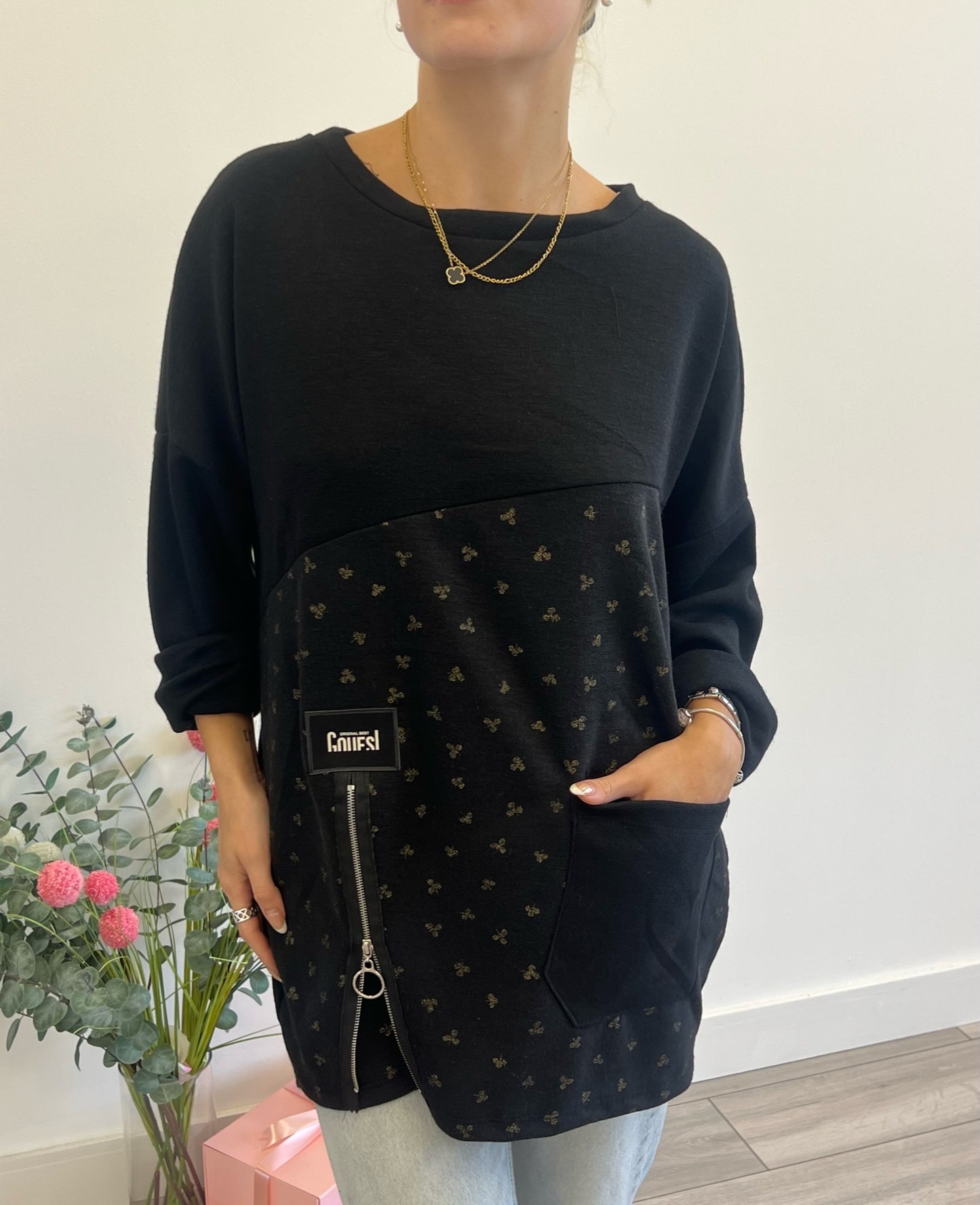 Lipstick - Longsleeved Top with Front Pocket - 12580