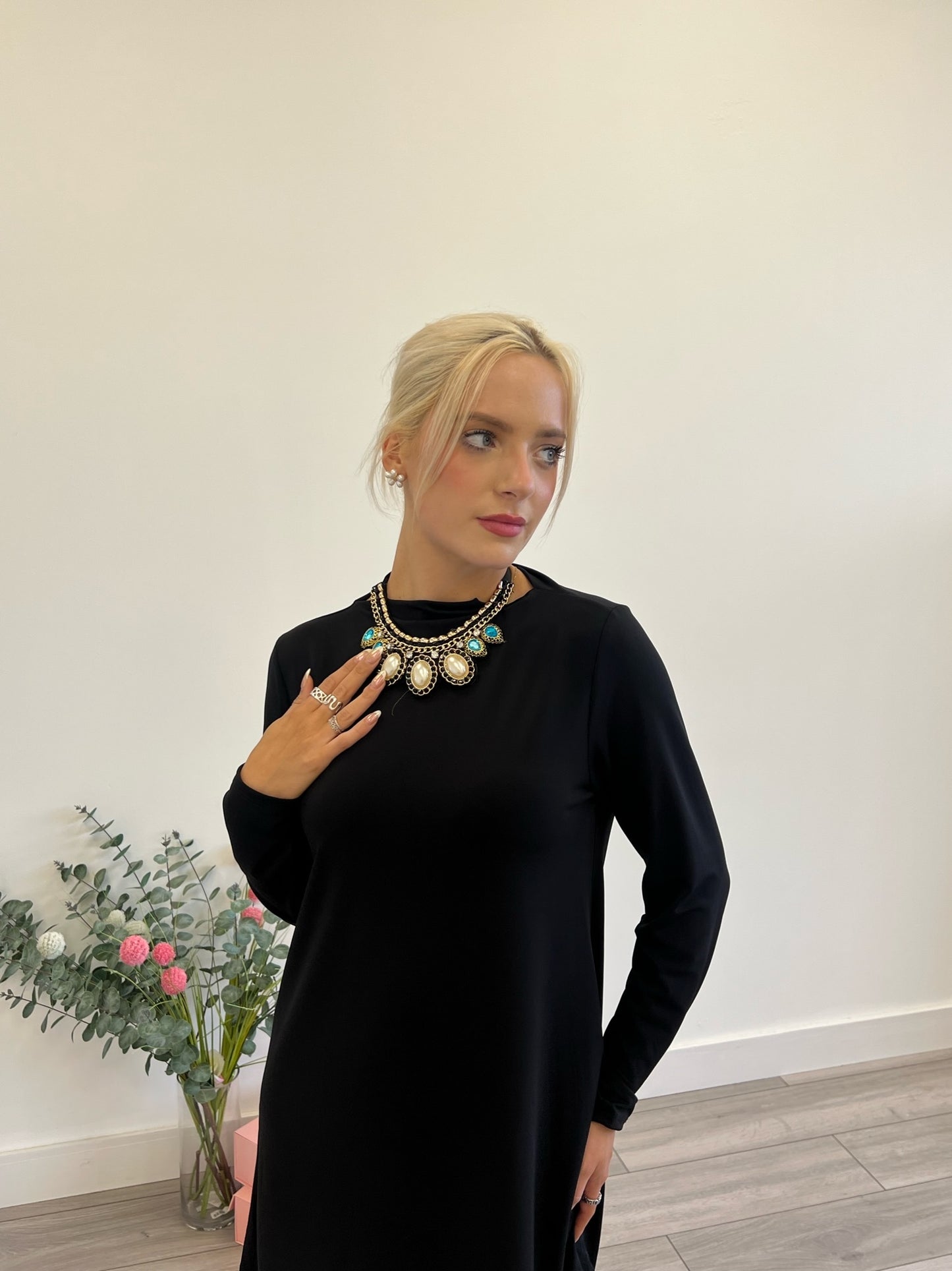 Lipstick - Dress with Antique Necklace - 30272