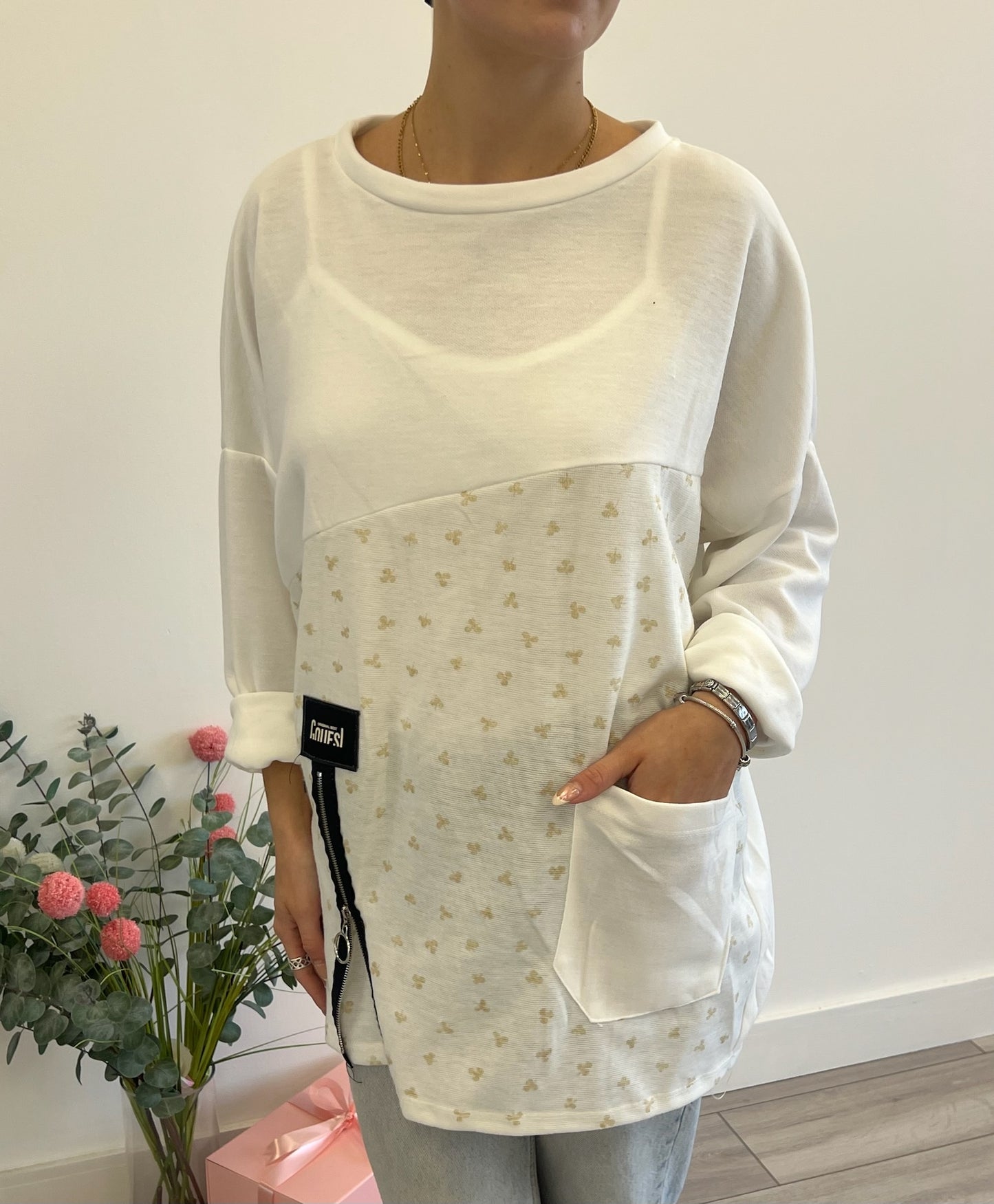 Lipstick - Longsleeved Top with Front Pocket - 12580