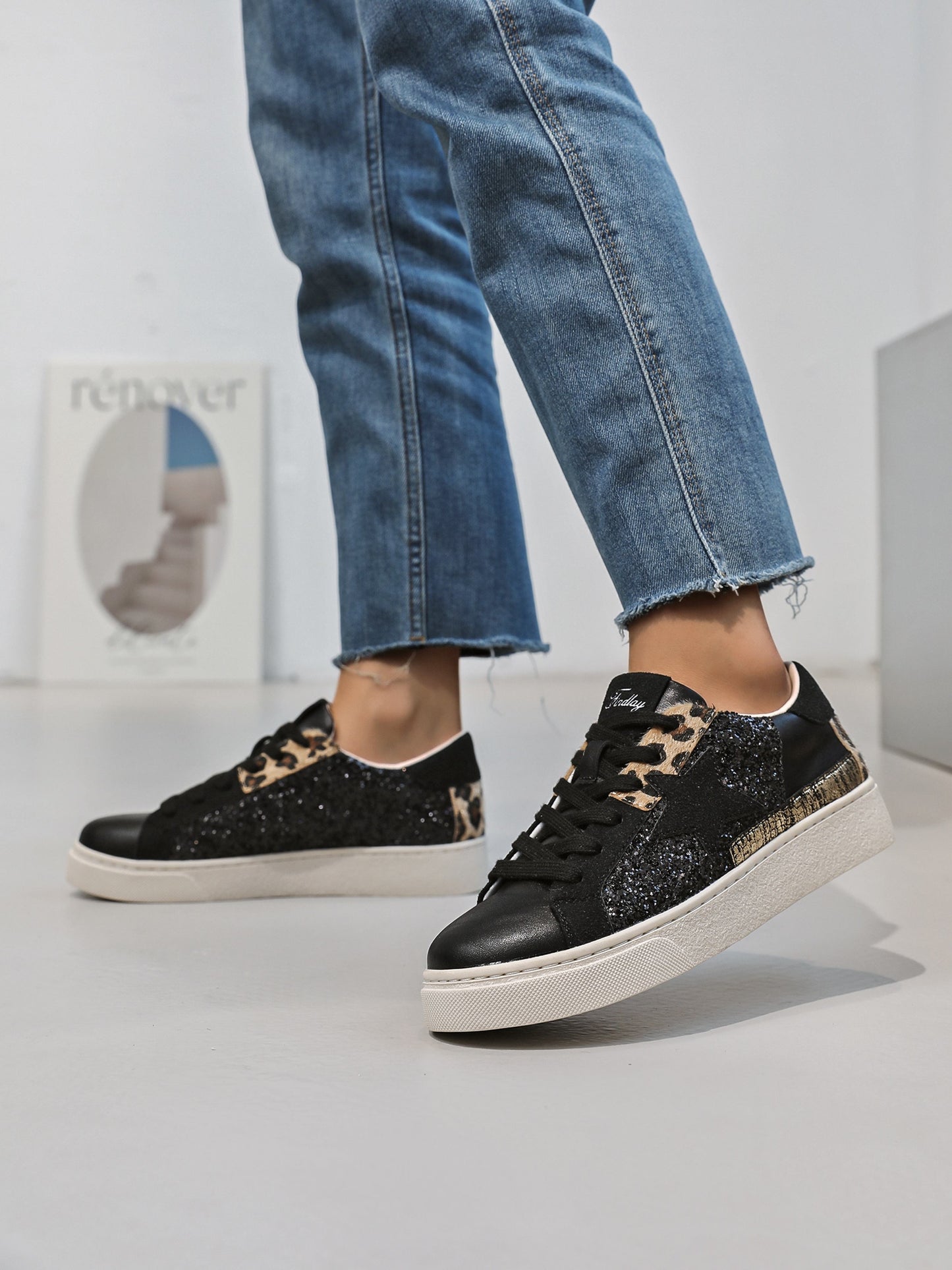 Cov - Wedge Runners - FY0926