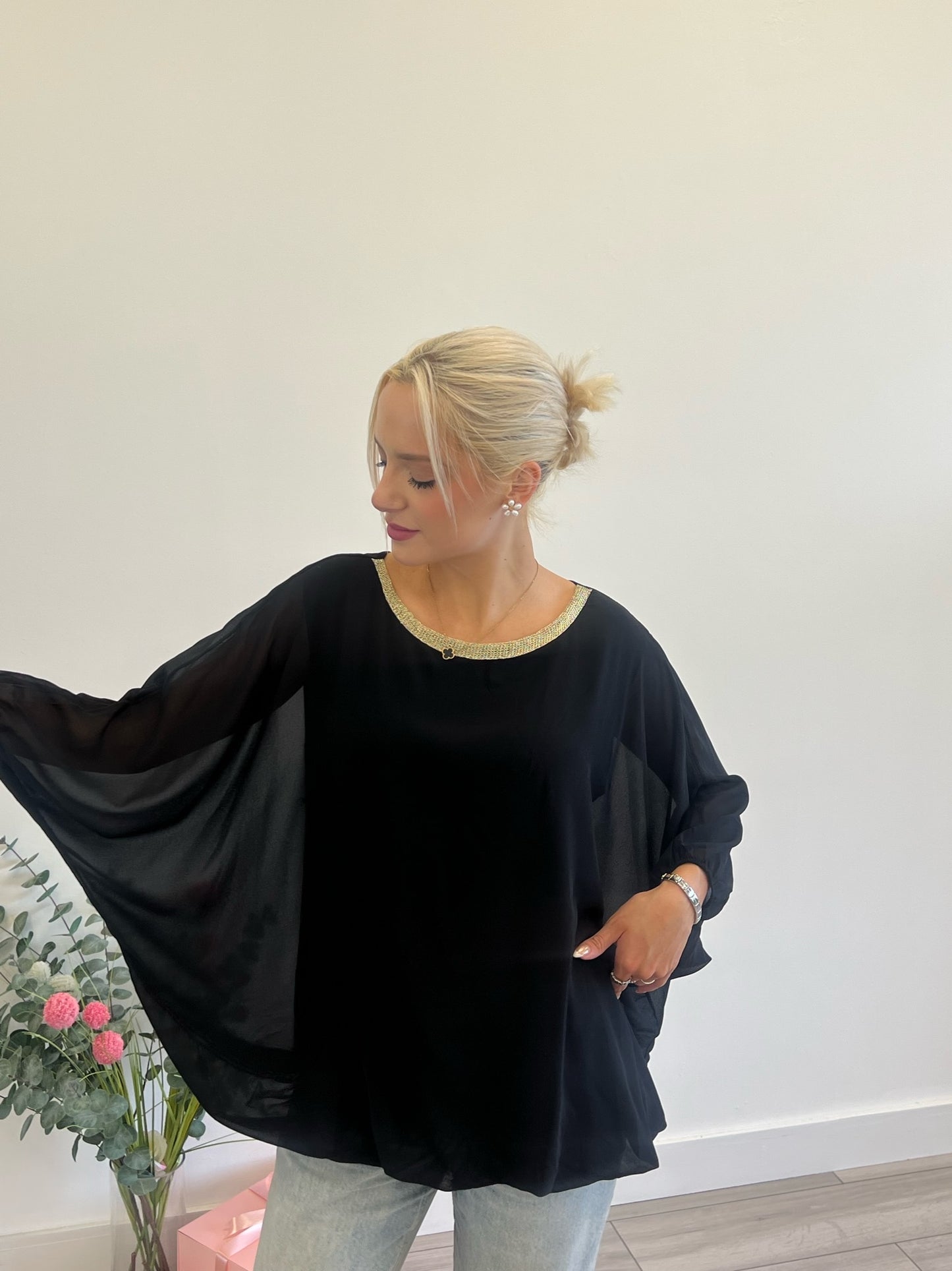 Lipstick - Batwing with Gold Neck Trim - Hp6281