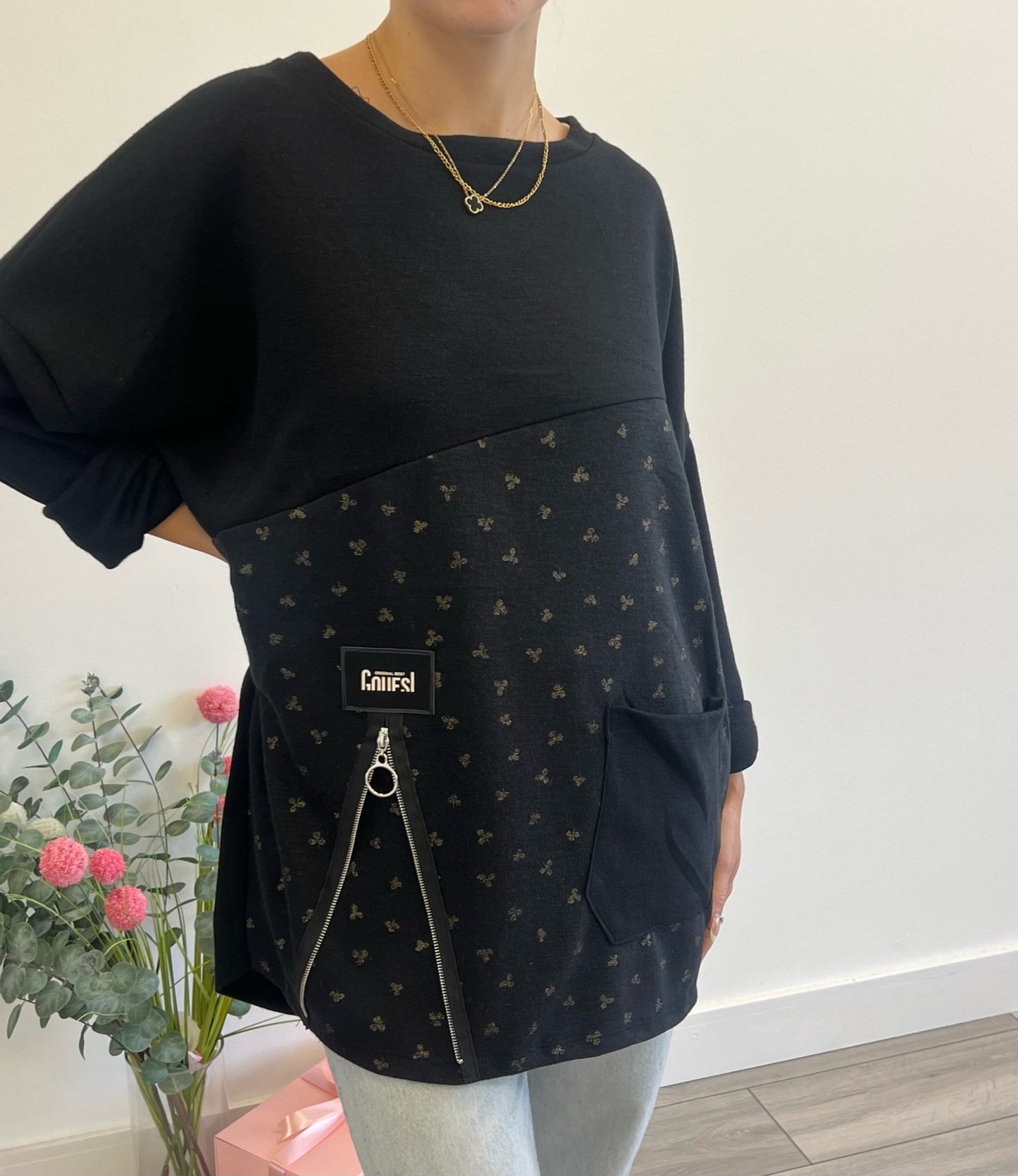 Lipstick - Longsleeved Top with Front Pocket - 12580