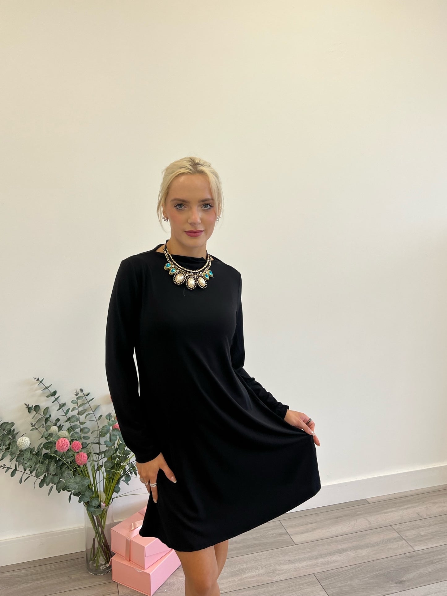 Lipstick - Dress with Antique Necklace - 30272