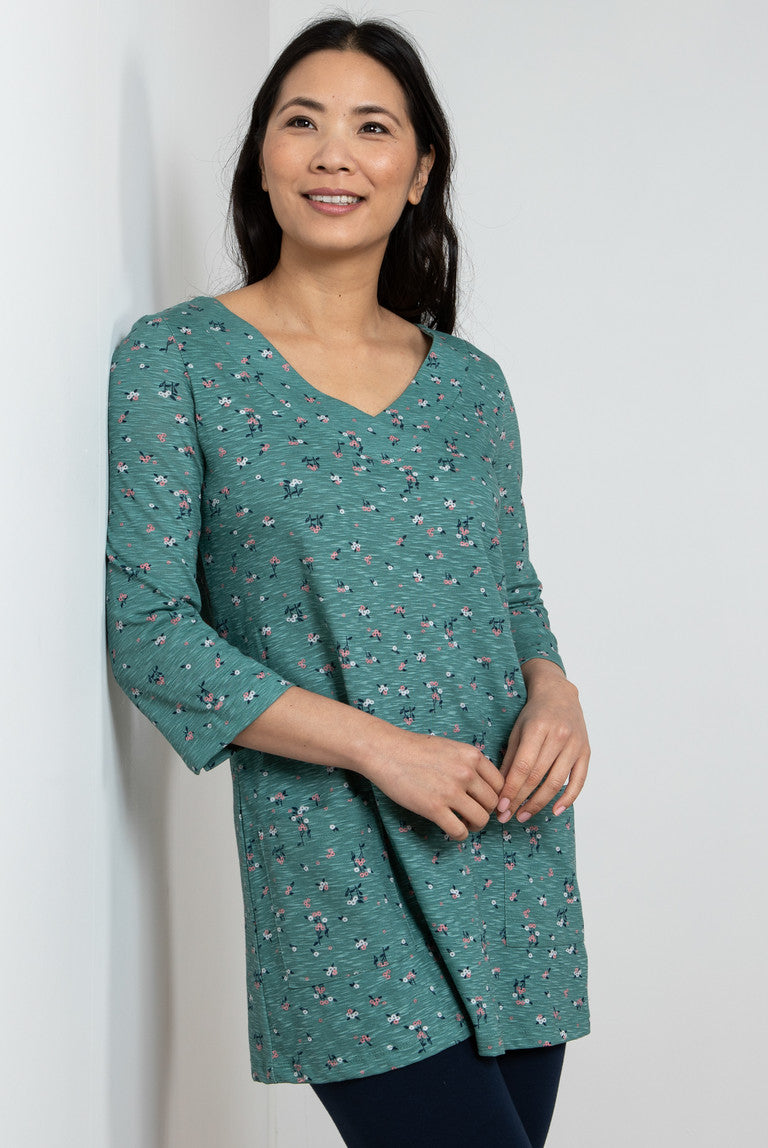 Lily & Me - Clover Tunic Floral Stamp - 23512