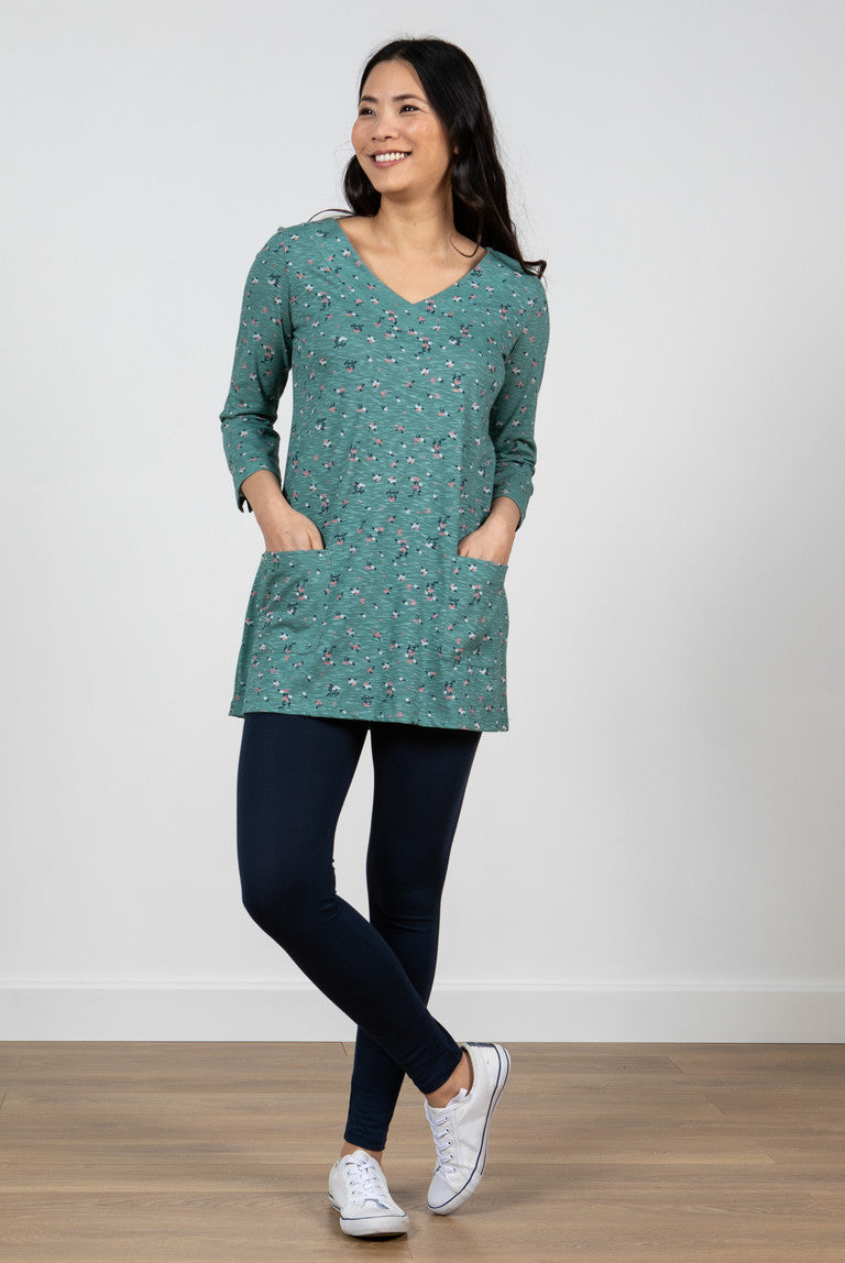 Lily & Me - Clover Tunic Floral Stamp - 23512