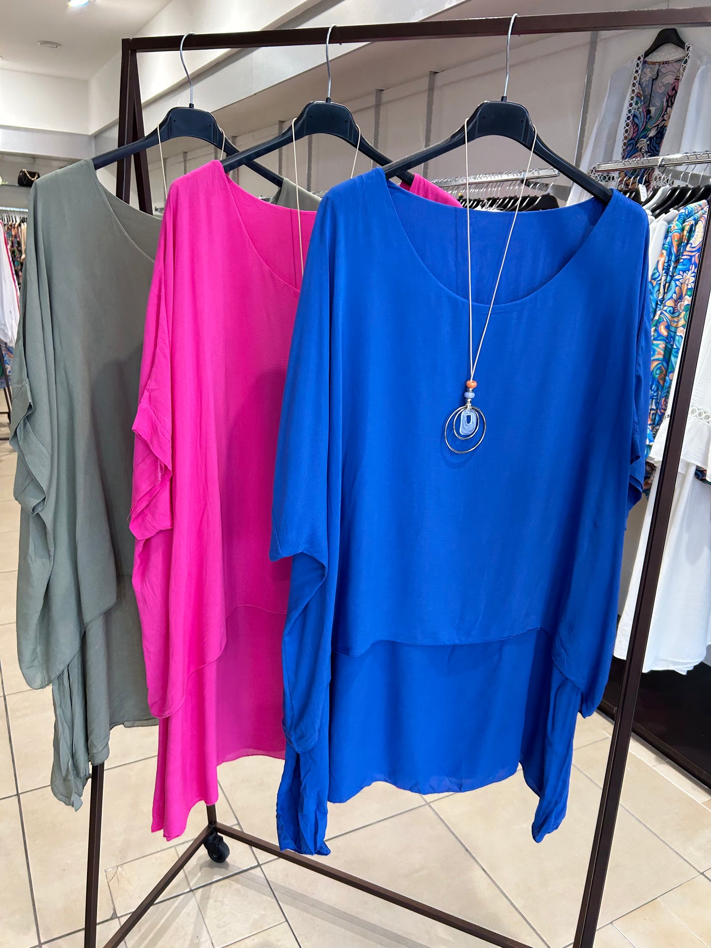 Lipstick - Batwing Tunic with Necklace - 21331