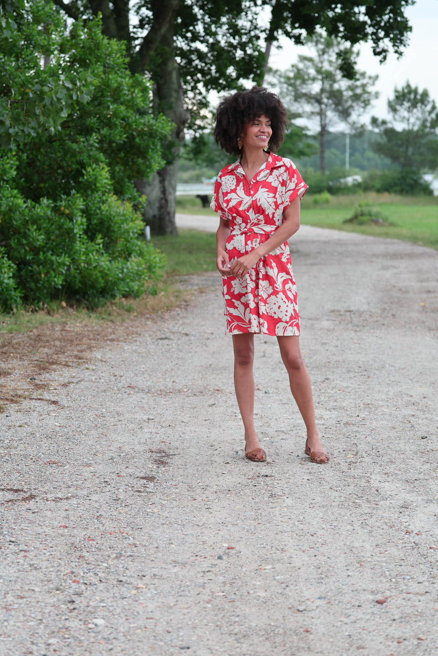 Actuelle - Short-sleeved V-Neck Shirt Dress - 24E007
