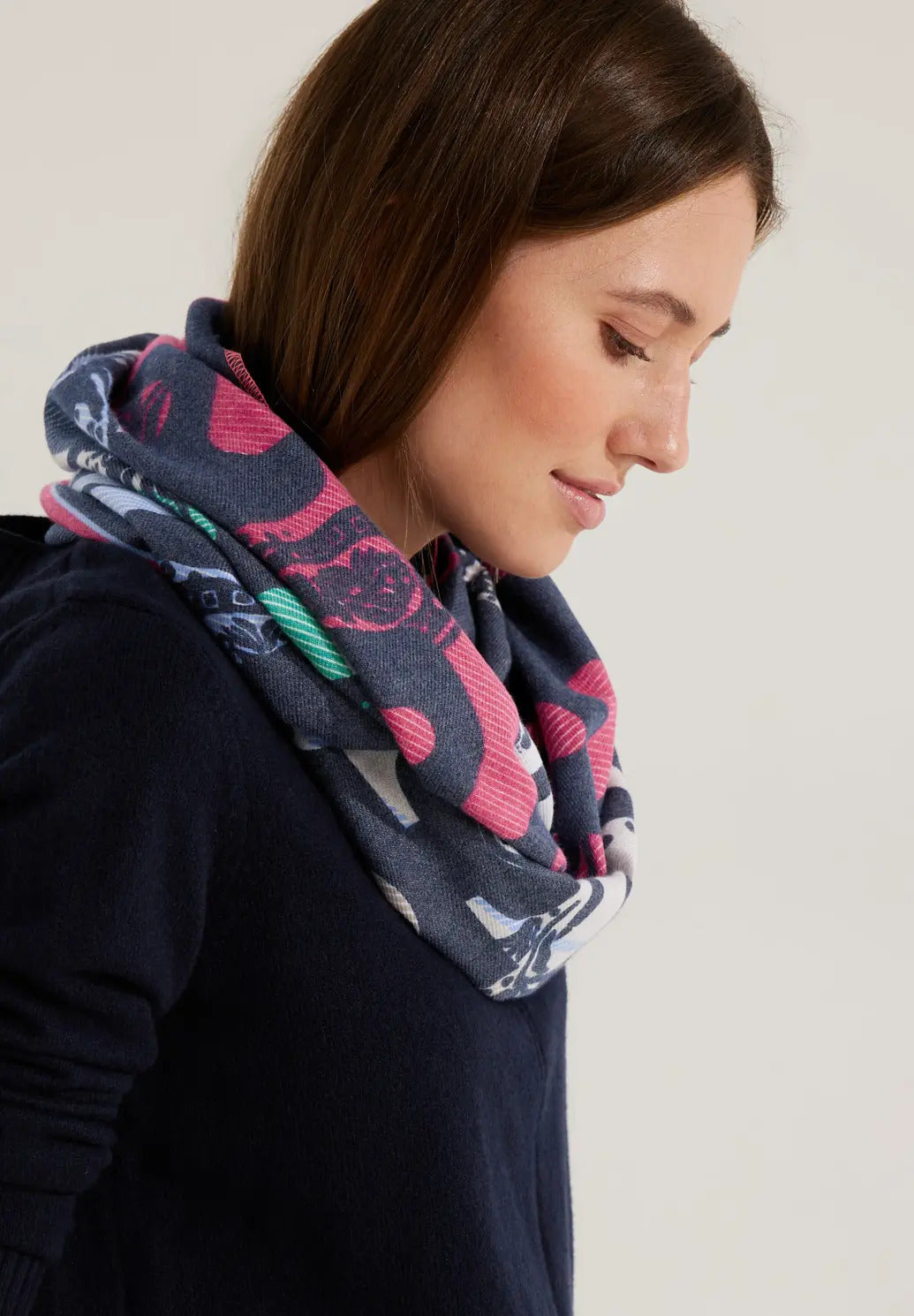 Cecil - Cozy Print Loop - 572230