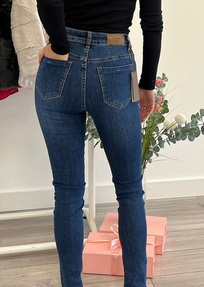 Carole - Slim Legged Jeans - 2566