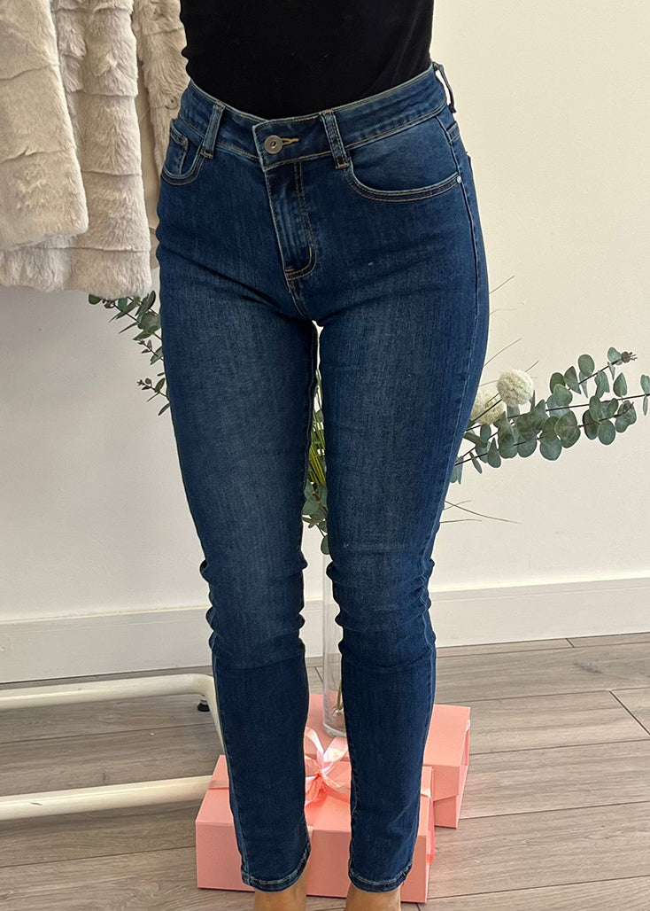 Carole - Slim Legged Jeans - 2566