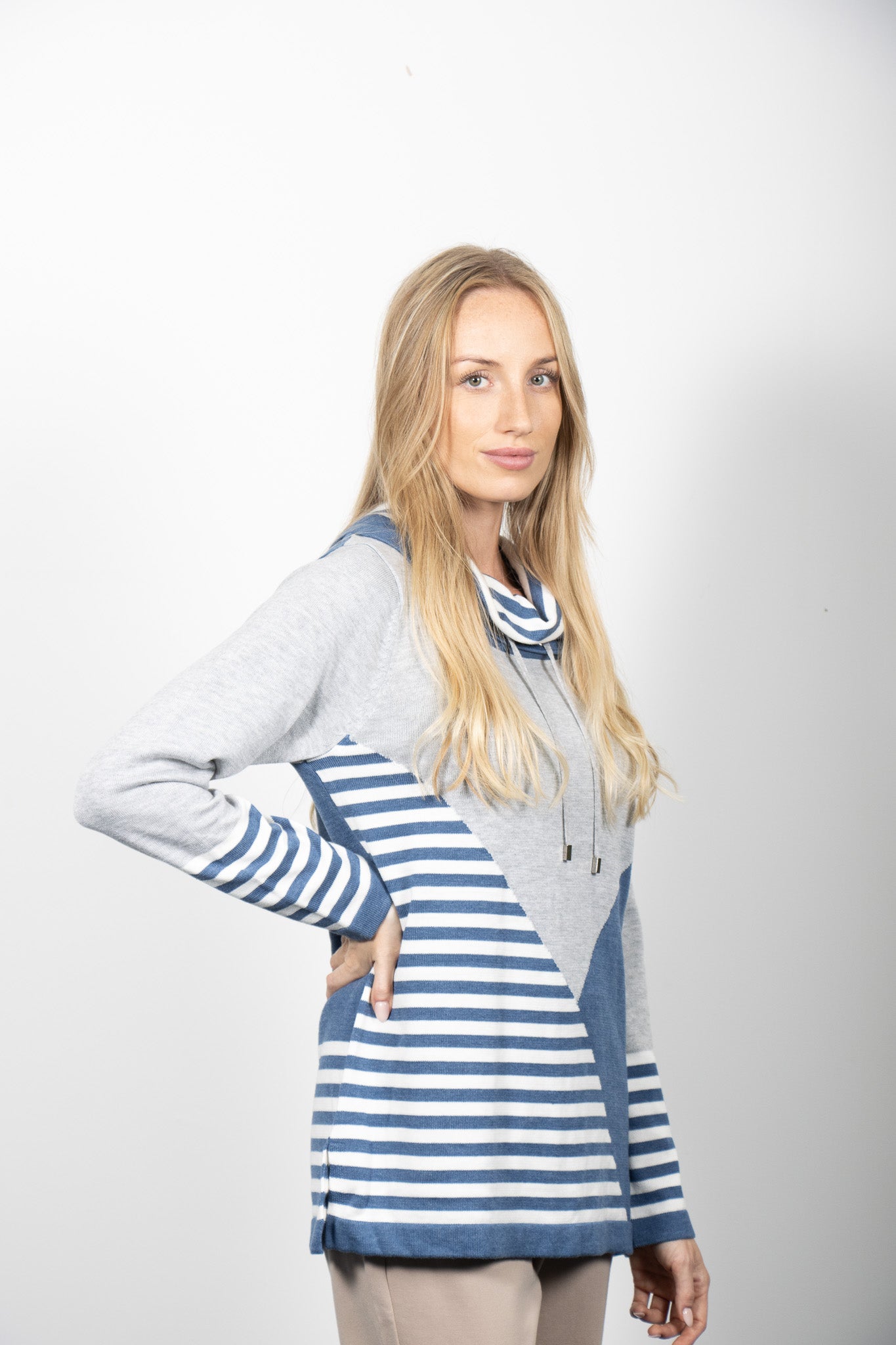 Jessica Graaf - Hooded Coloured Block Sweater - 26601