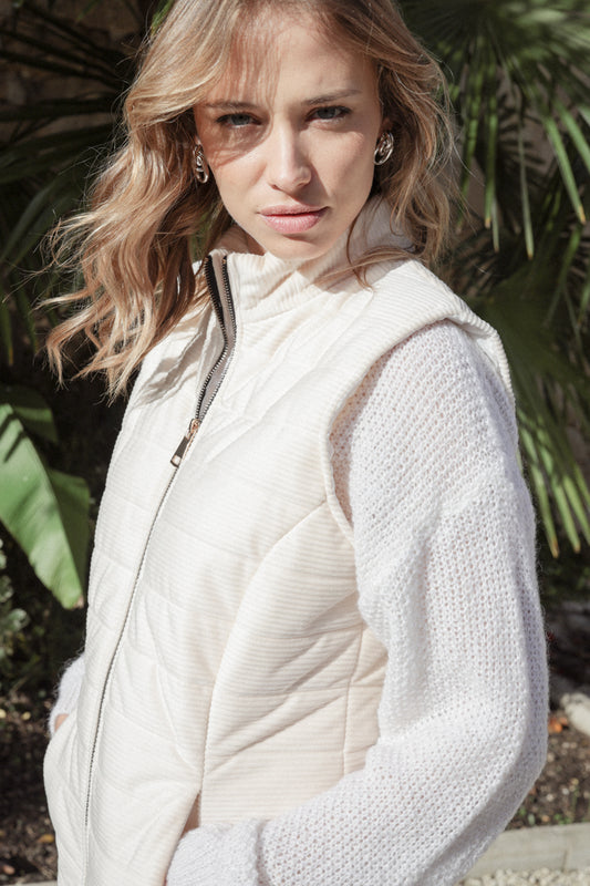 Actuelle - Velvet Sleeveless Padded Jacket - 23H202