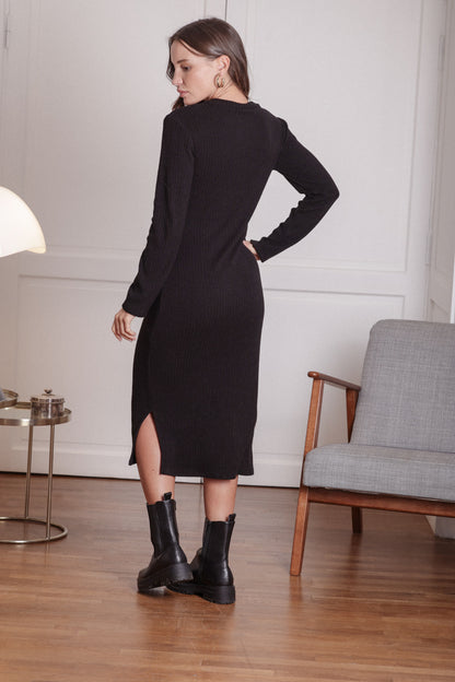 Actuelle - V-Neck Ribbed Sweater Dress - 23H094