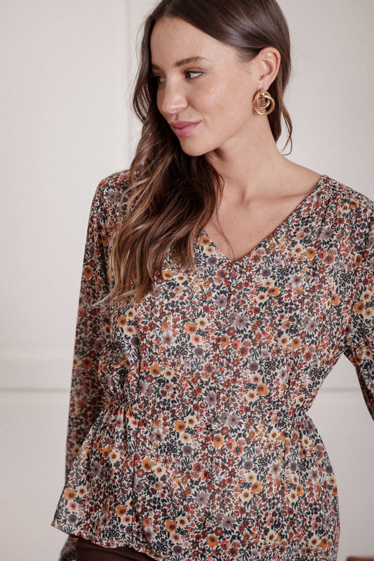 Actuelle - V-Neck Printed Blouse - 23H122
