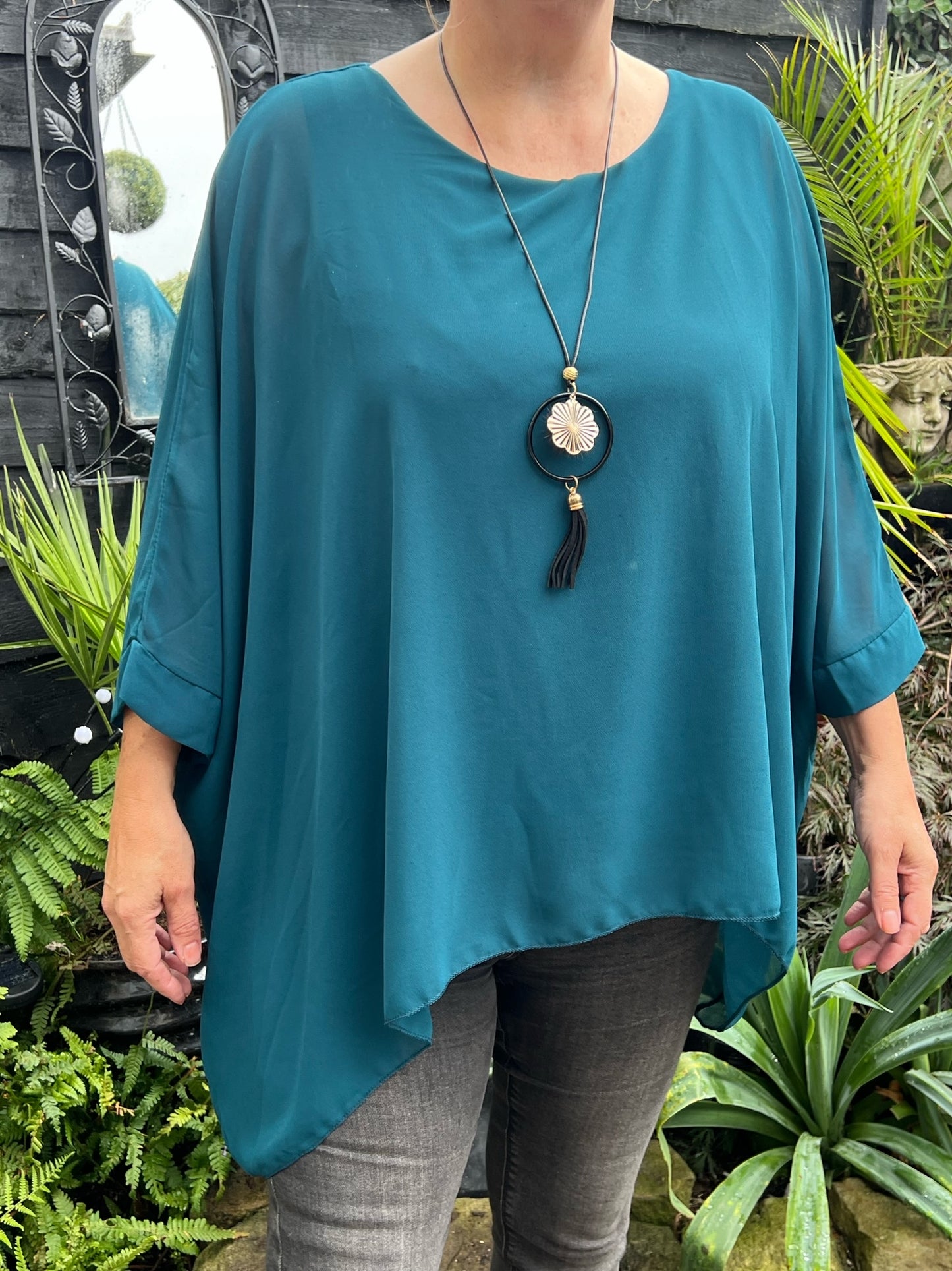 Lipstick - Batwing Top with Necklace - 18277W
