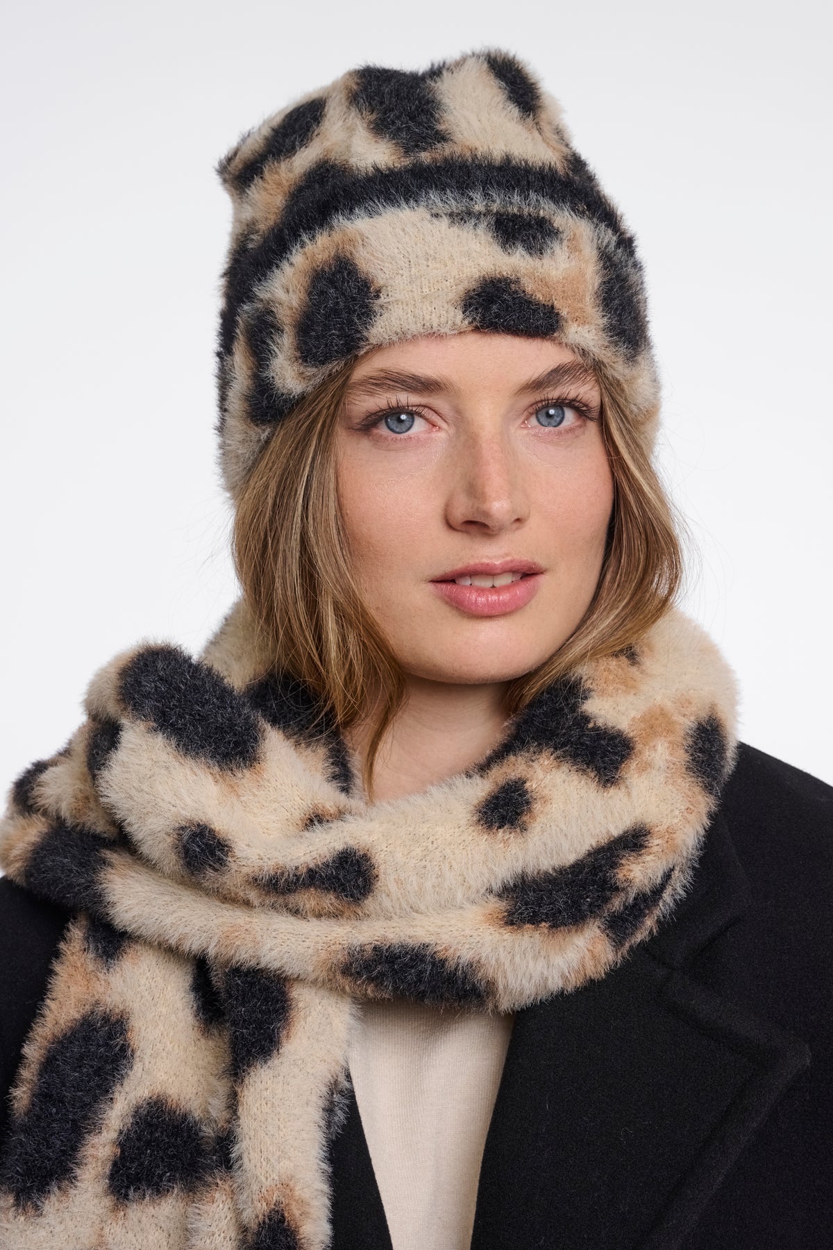 Rino & Pelle - Beanie with leopard print - R+p Raaza