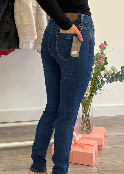 Carole - Slim Legged Jeans - 2563